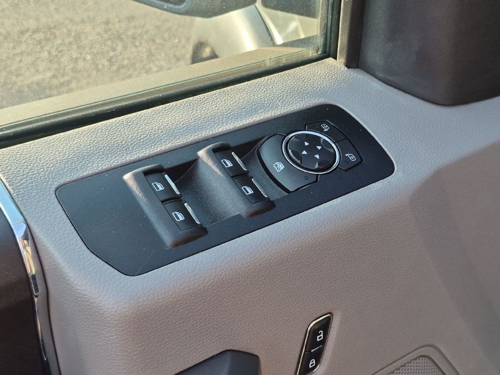 Used 2017 Ford F150 XLT AWD/4WD image 11