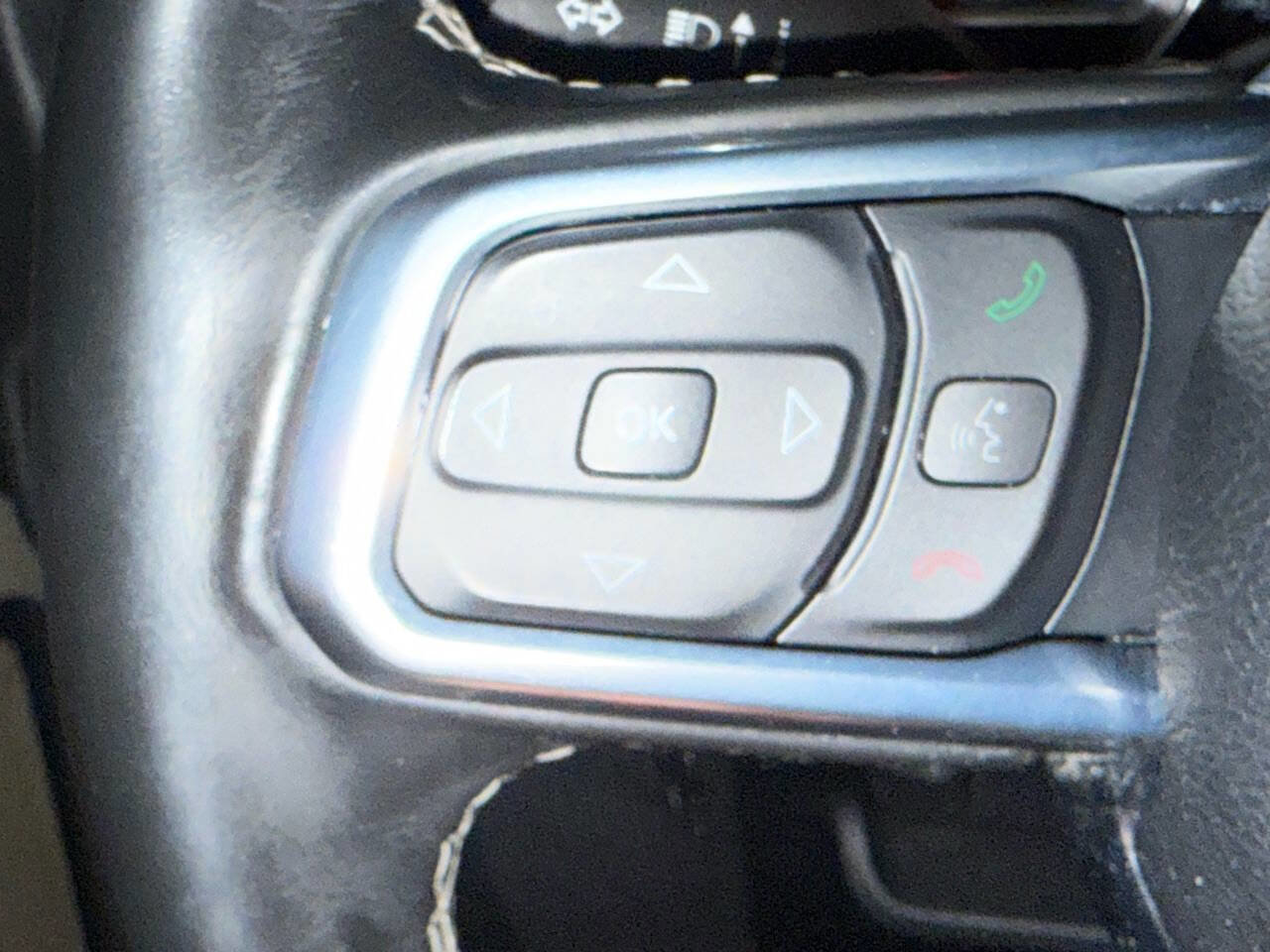 Used 2020 Jeep Gladiator Overland w/ Cold Weather Group AWD/4WD image 40