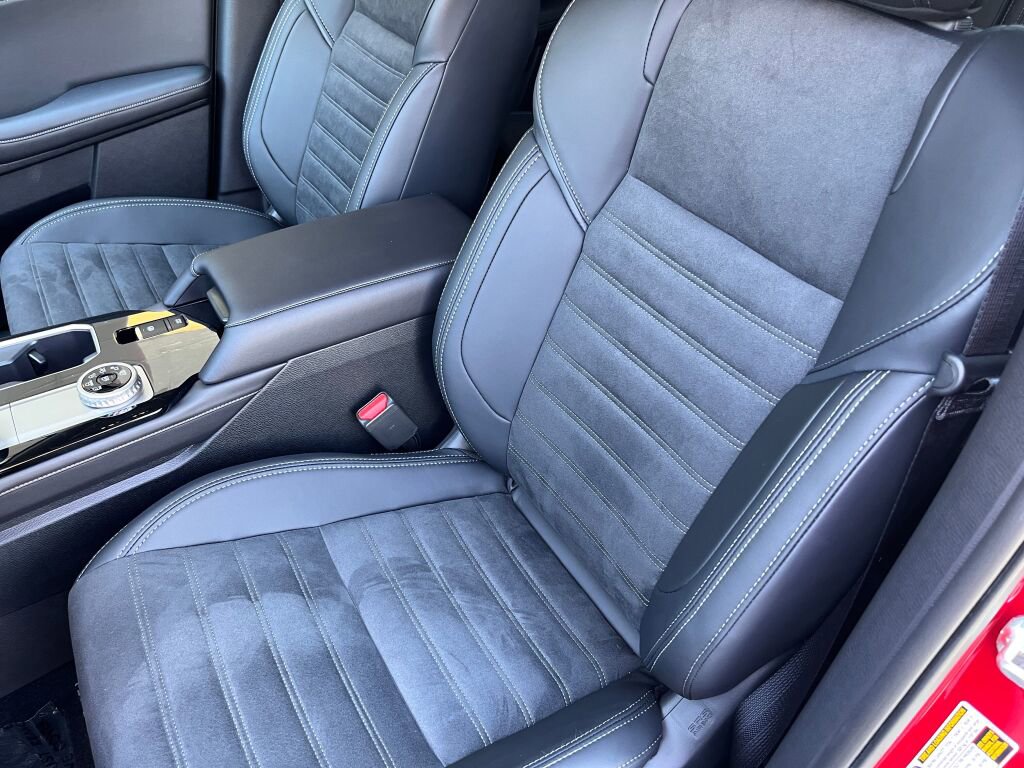 New 2025 Mitsubishi Outlander SE image 13