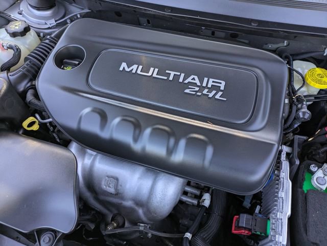 Used 2017 Jeep Cherokee Latitude w/ Safety/Convenience Group image 29