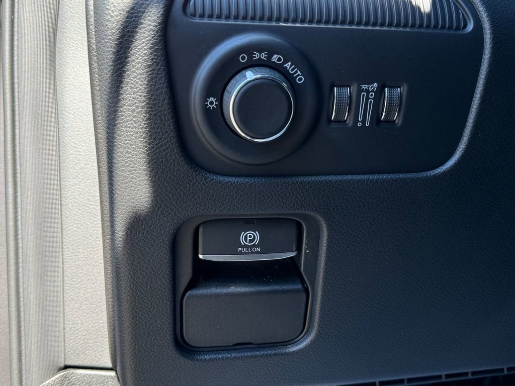 New 2026 Jeep Grand Wagoneer L Limited w/ Convenience Group I image 31