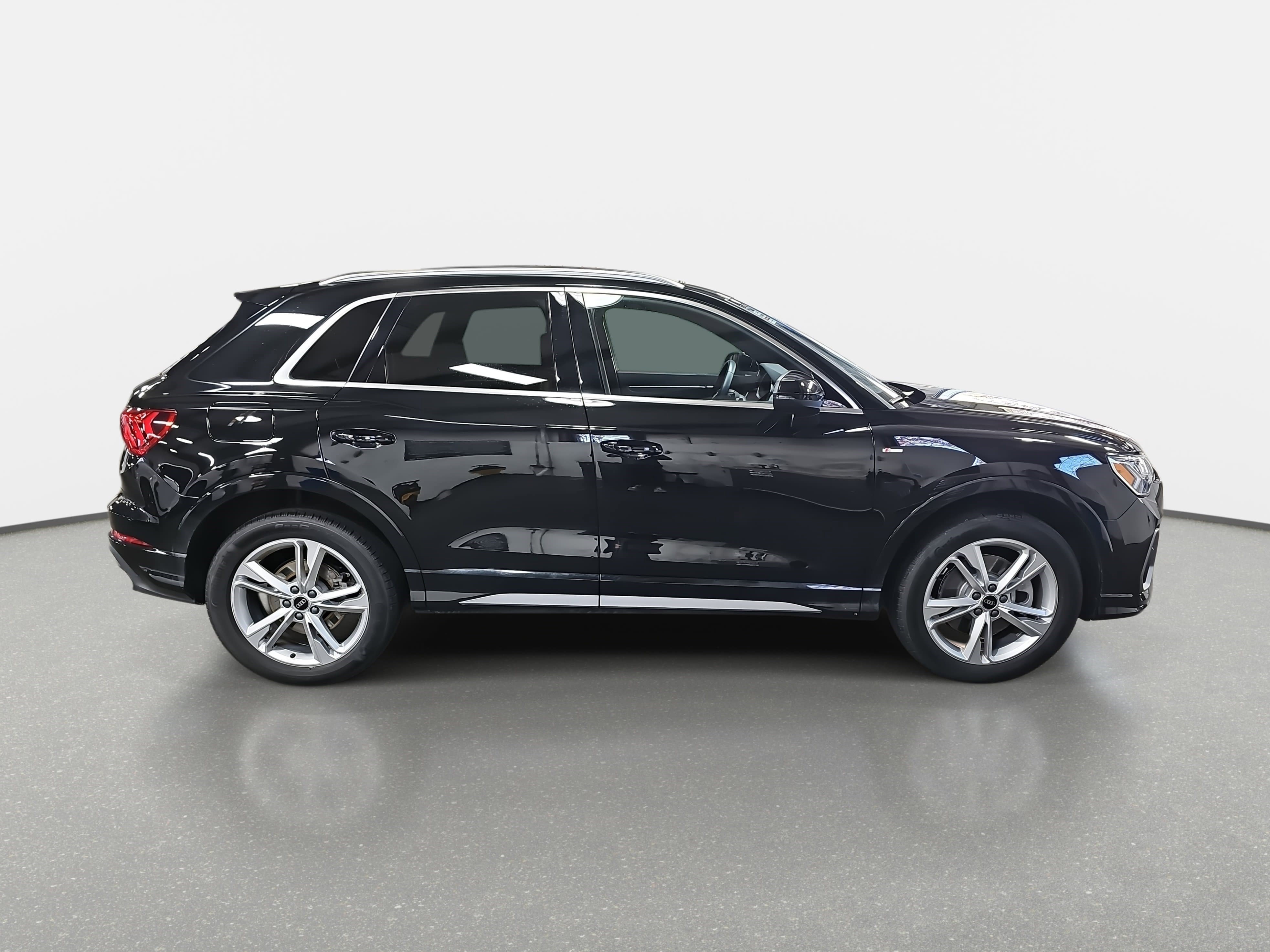 Used 2024 Audi Q3 2.0T Premium Plus image 4