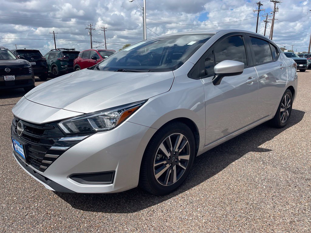 Certified 2023 Nissan Versa SV FWD image 5