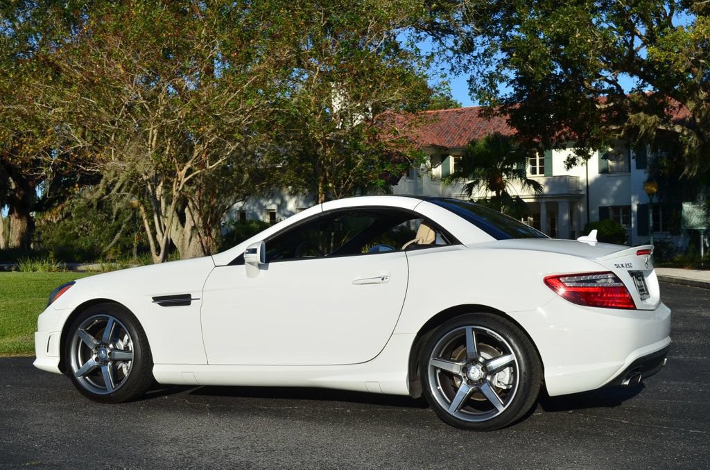 Used 2015 Mercedes-Benz SLK 250 image 4