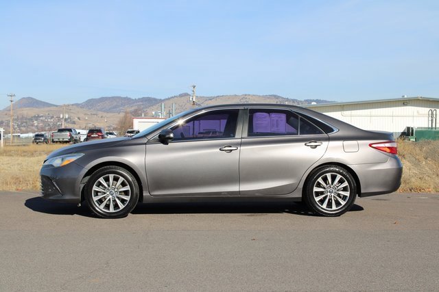 Used 2016 Toyota Camry XLE image 3