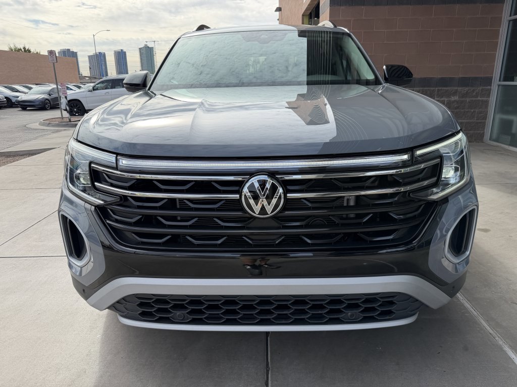 Used 2025 Volkswagen Atlas Peak Edition SE AWD/4WD image 10