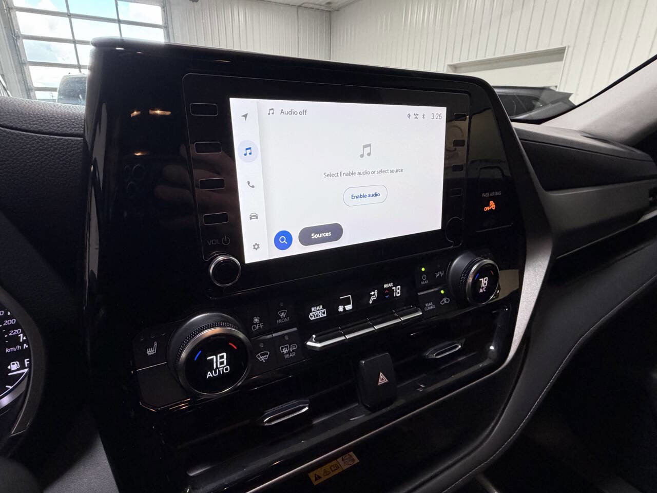 Used 2023 Toyota Highlander XLE image 25