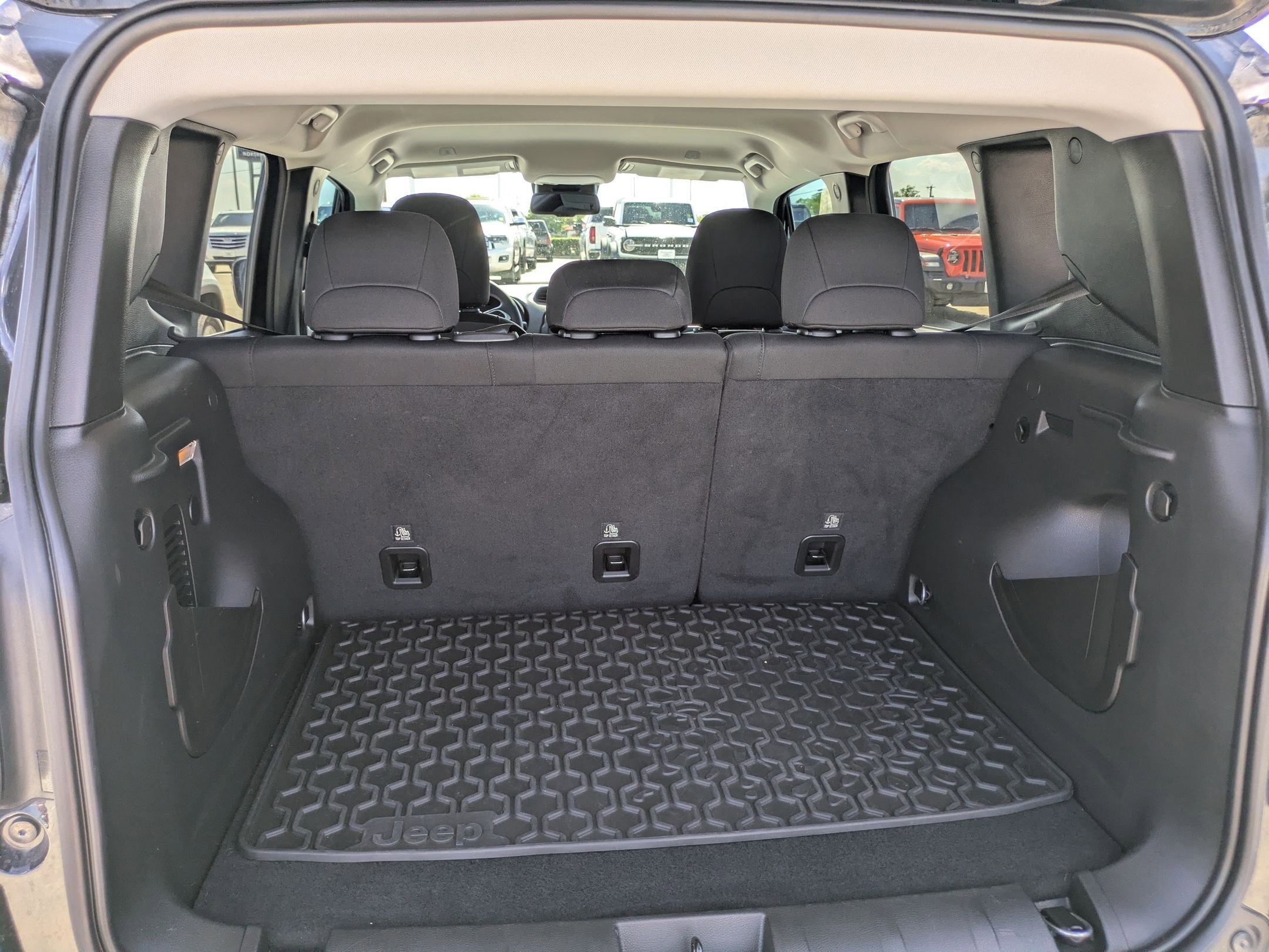 Used 2023 Jeep Renegade Trailhawk image 23