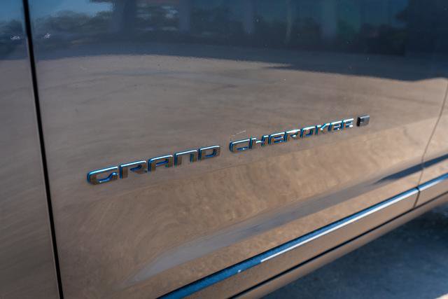 Used 2022 Jeep Grand Cherokee Trailhawk w/ Advanced Protech Group II image 17