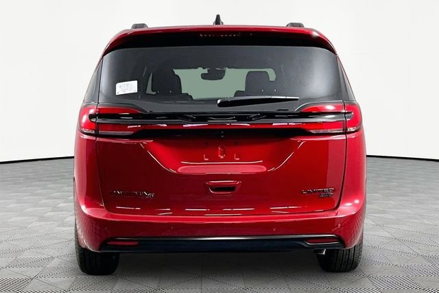 New 2027 Chrysler Pacifica Limited AWD/4WD image 5