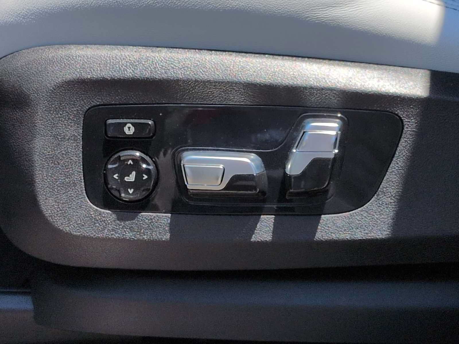 New 2026 BMW X5 M Competition w/ Executive Package AWD/4WD image 18
