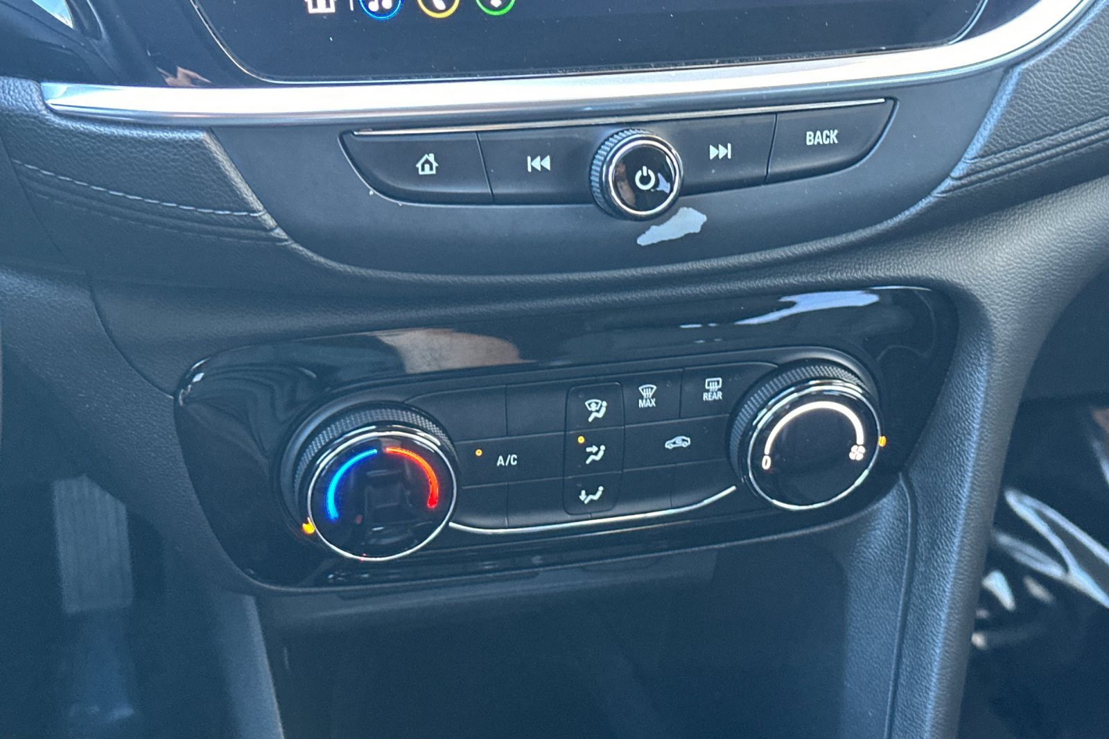 Certified 2021 Buick Encore GX Preferred image 27