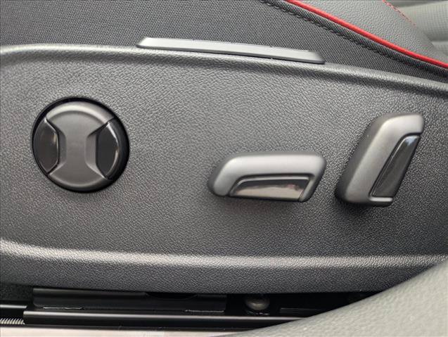 New 2026 Volkswagen GTI SE FWD image 11
