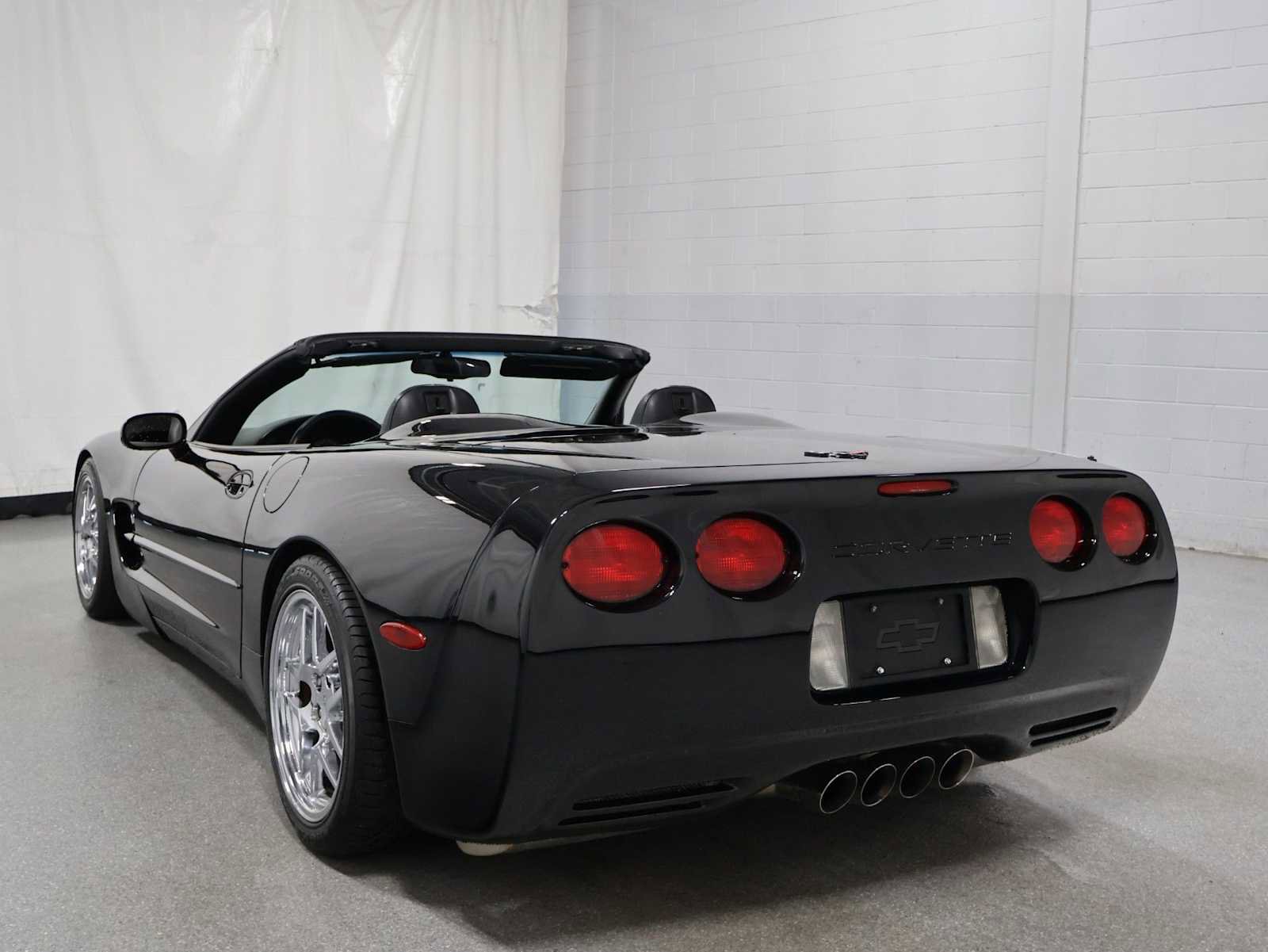 Used 1998 Chevrolet Corvette Convertible w/ Memory Pkg RWD image 3
