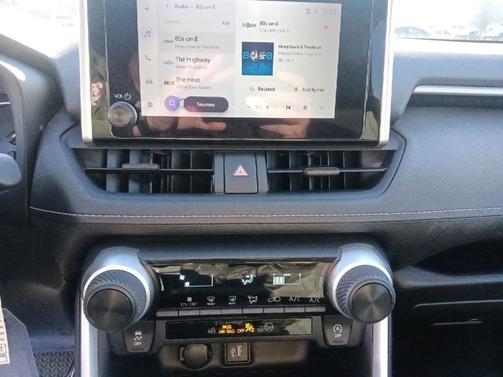 Used 2024 Toyota RAV4 LE image 21