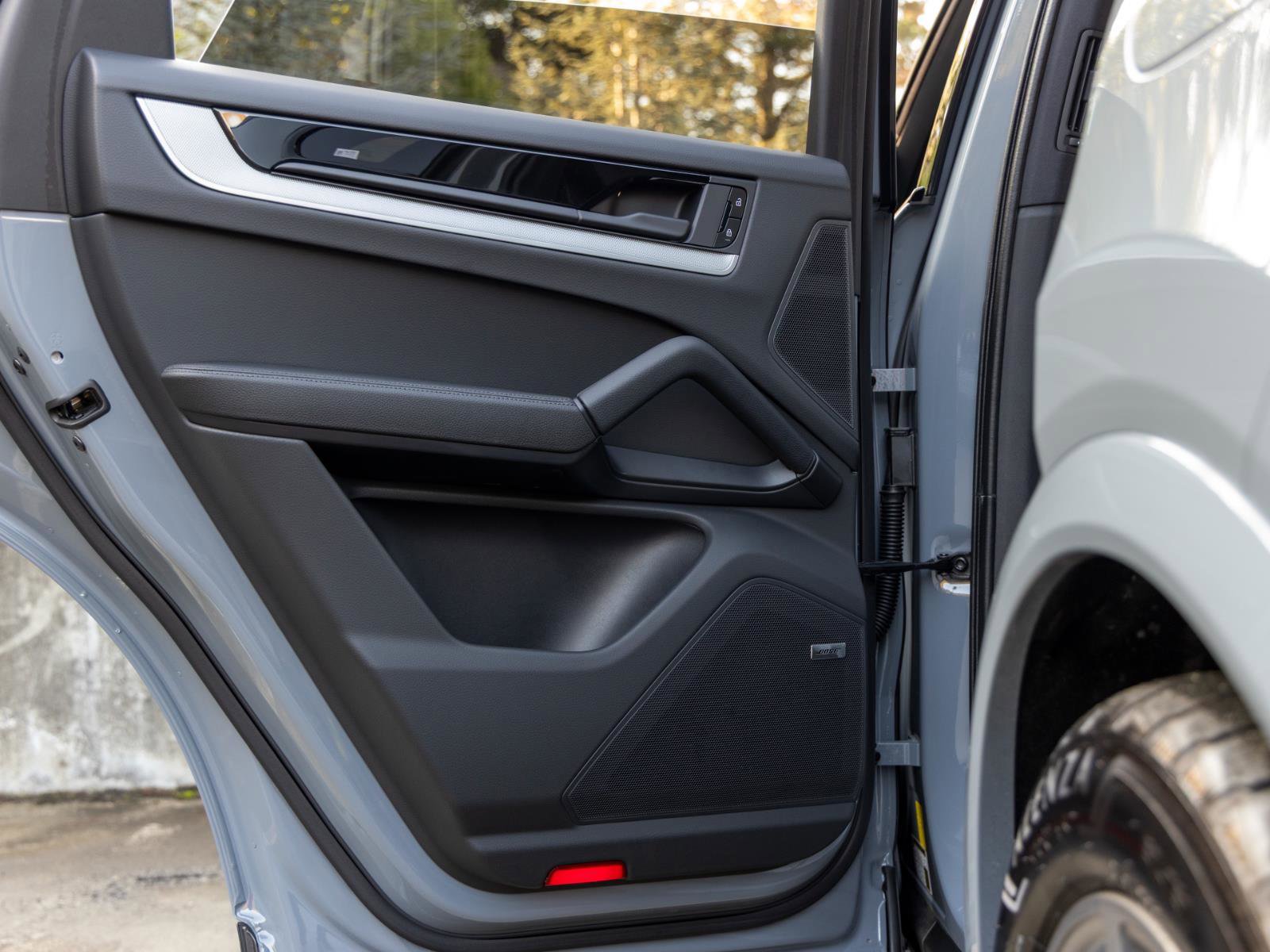 New 2025 Porsche Cayenne E-Hybrid image 38