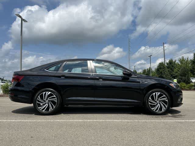 Used 2021 Volkswagen Jetta SEL Premium FWD image 3