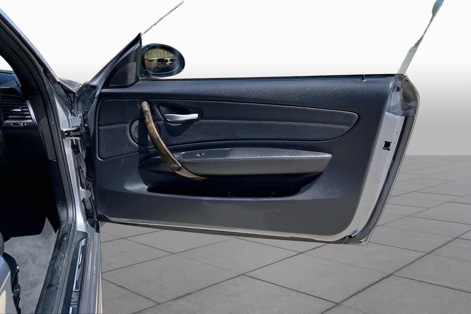 Used 2009 BMW 135i Convertible RWD image 19