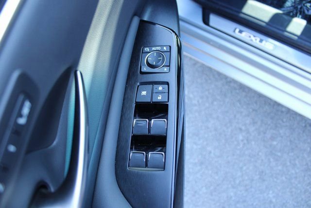 Used 2023 Lexus ES 350 F Sport w/ Accessory Package (Z2) image 11