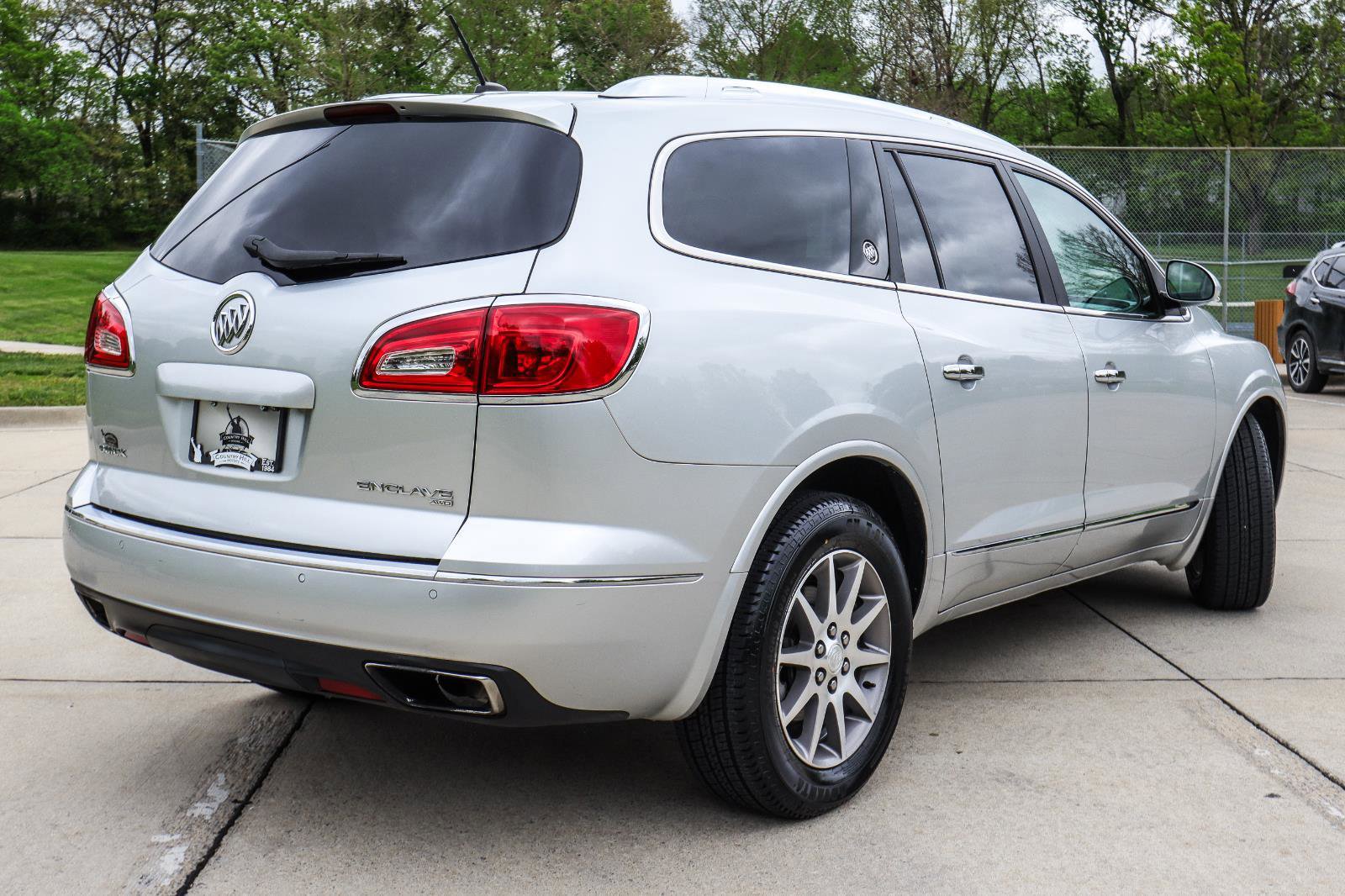 Used 2015 Buick Enclave Leather AWD/4WD image 16