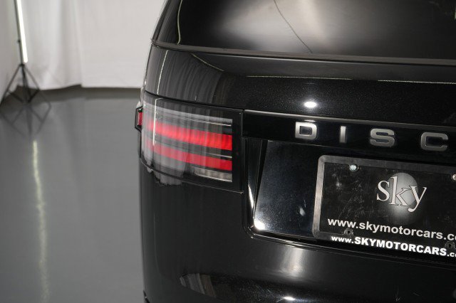 Used 2024 Land Rover Discovery Dynamic SE AWD/4WD image 15
