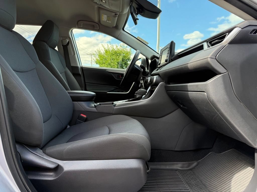 Used 2019 Toyota RAV4 LE w/ All Weather Liner Package AWD/4WD image 20
