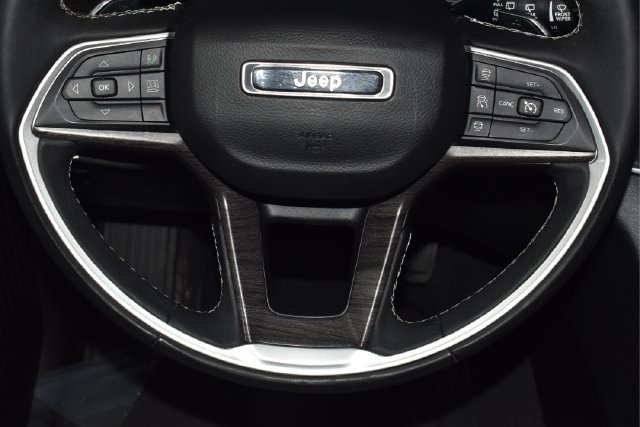 Used 2023 Jeep Grand Cherokee Limited AWD/4WD image 22