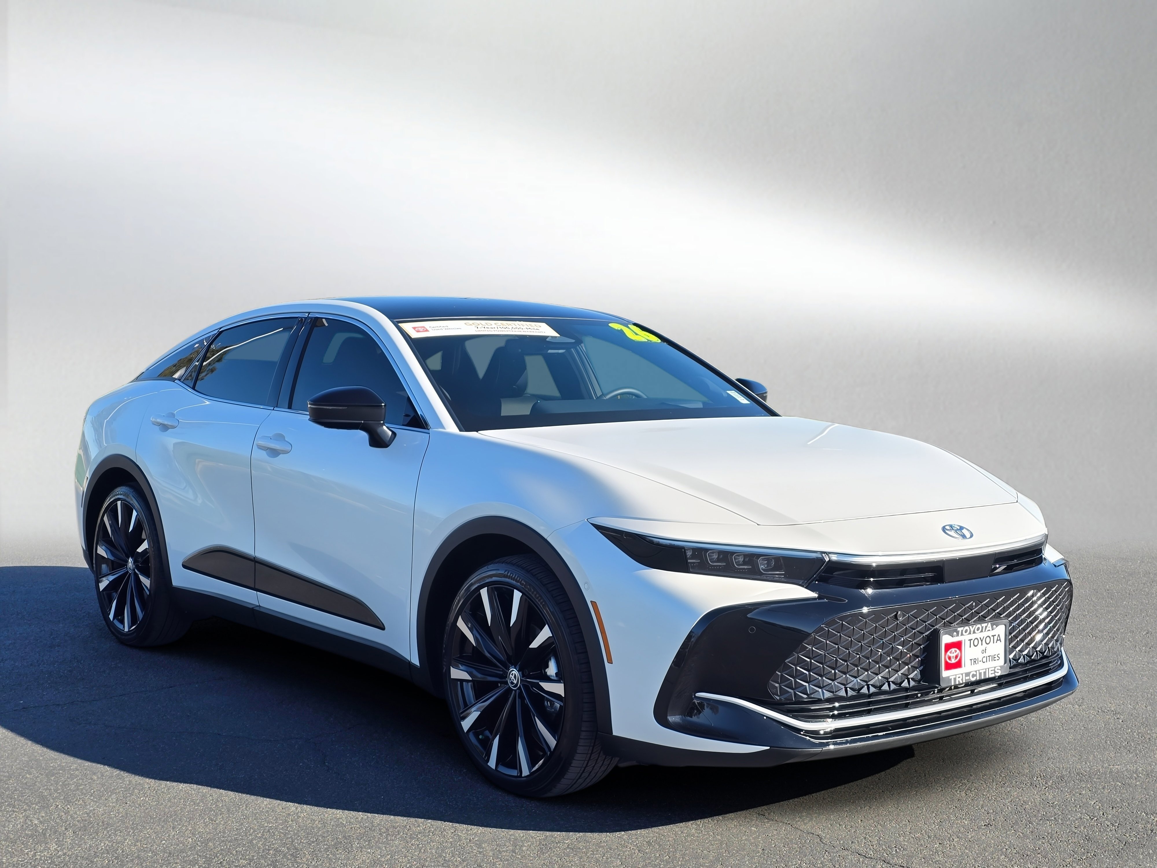 Used 2026 Toyota Crown Platinum image 7