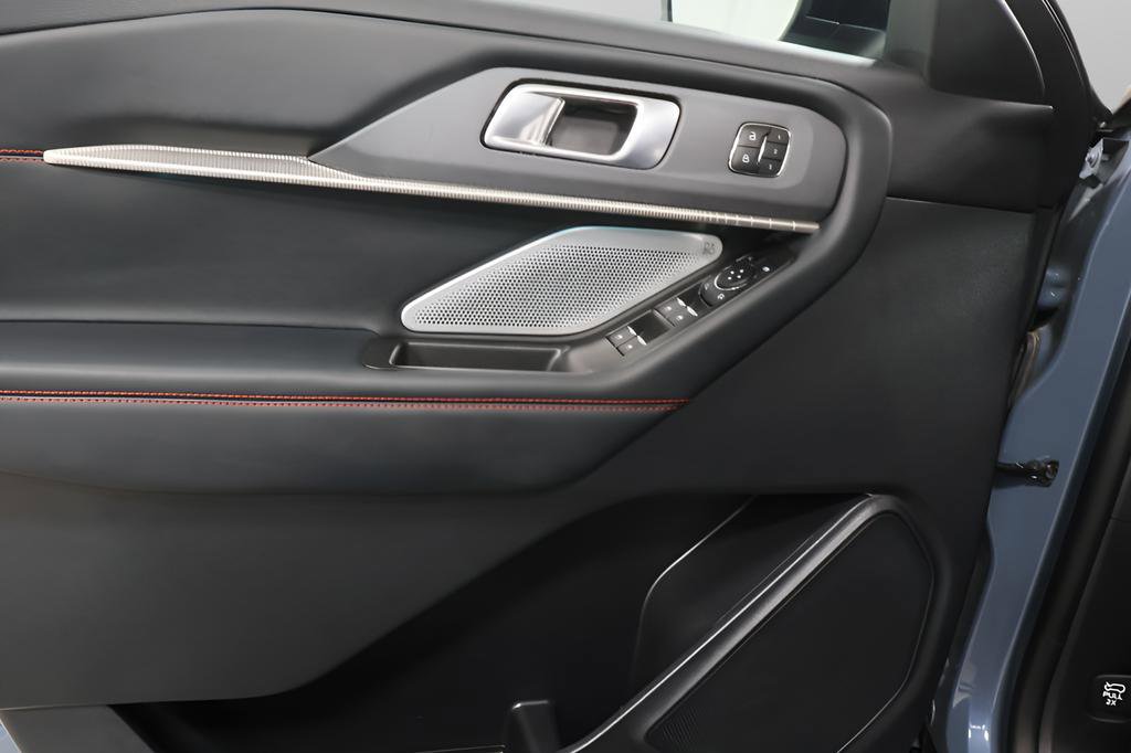 Used 2025 Ford Explorer ST image 24