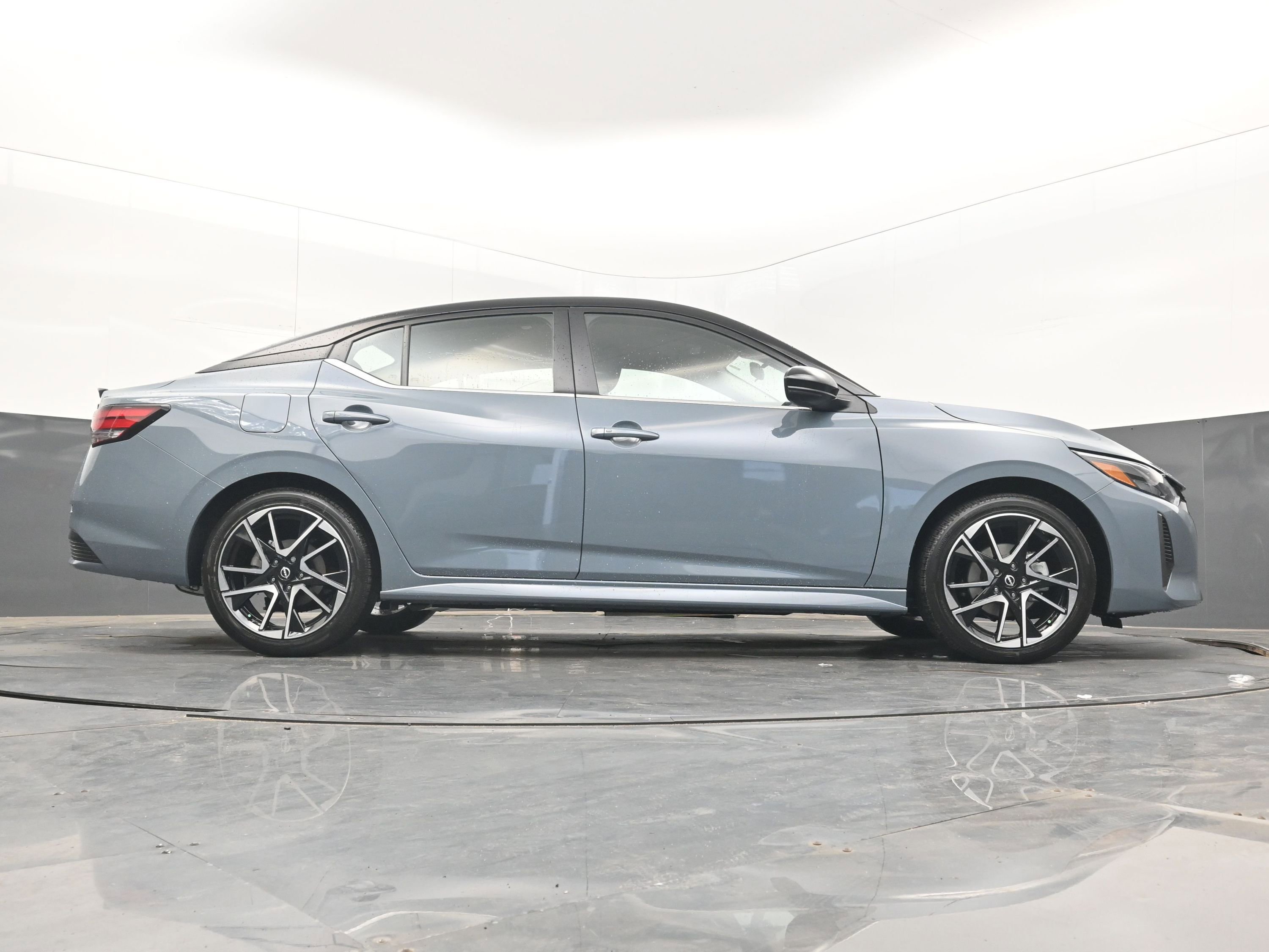 New 2025 Nissan Sentra SR image 29