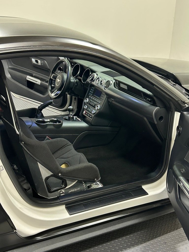Used 2017 Ford Mustang GT w/ GT Performance Package image 9
