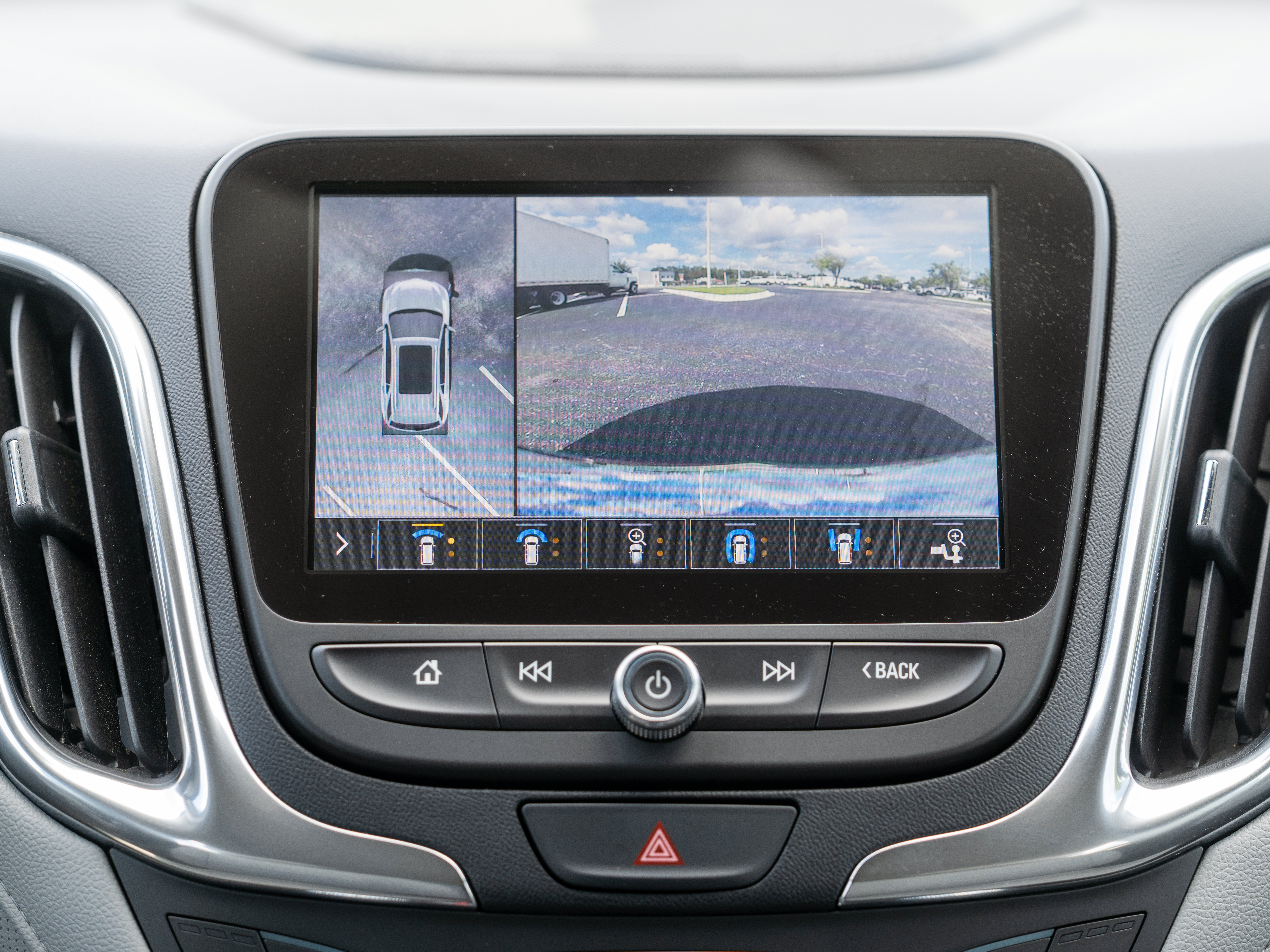 Used 2020 Chevrolet Equinox Premier FWD image 30