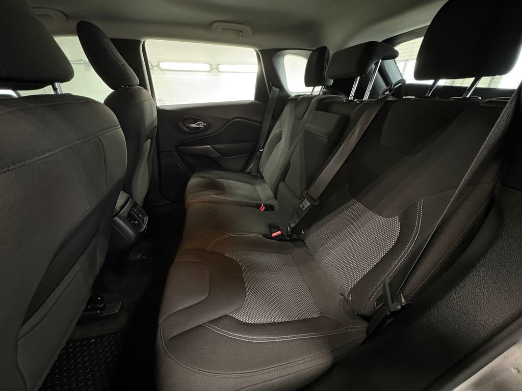 Used 2019 Jeep Cherokee Sport w/ Cold Weather Group image 25