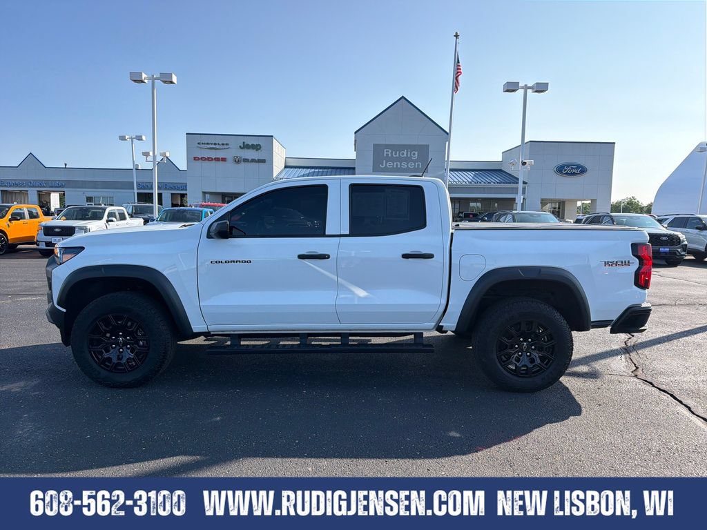 Used 2024 Chevrolet Colorado Trail Boss w/ Advanced Trailering Package AWD/4WD image 2