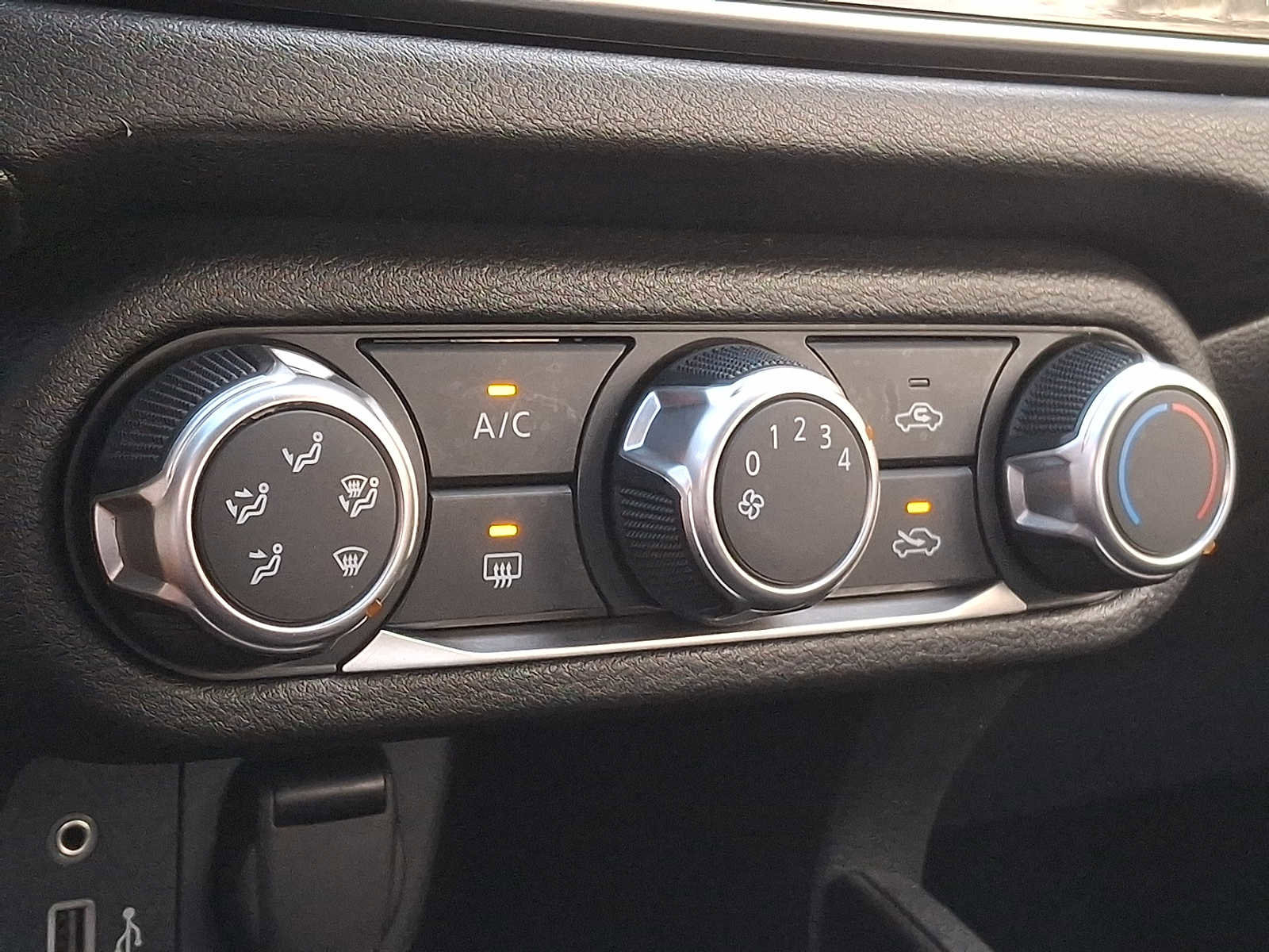 Used 2022 Nissan Versa S image 11