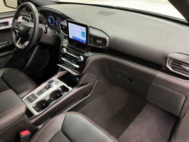 Used 2024 Ford Explorer ST-Line w/ Class IV Trailer Tow Package image 18