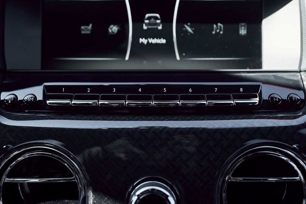 Used 2022 Rolls-Royce Cullinan Black Badge image 73