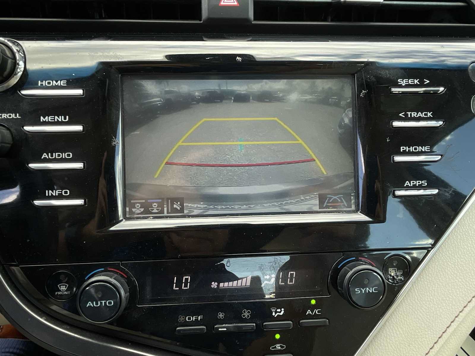Used 2018 Toyota Camry XLE FWD image 25