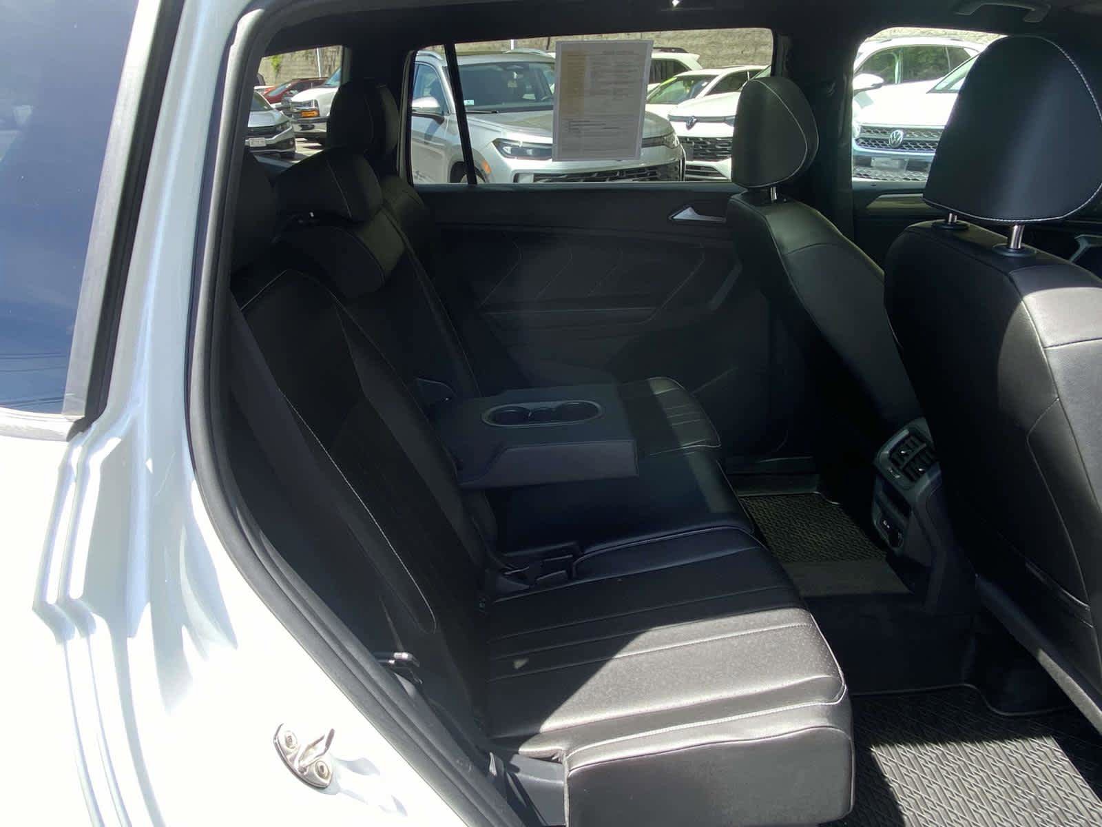 Used 2023 Volkswagen Tiguan SE R-Line AWD/4WD image 32