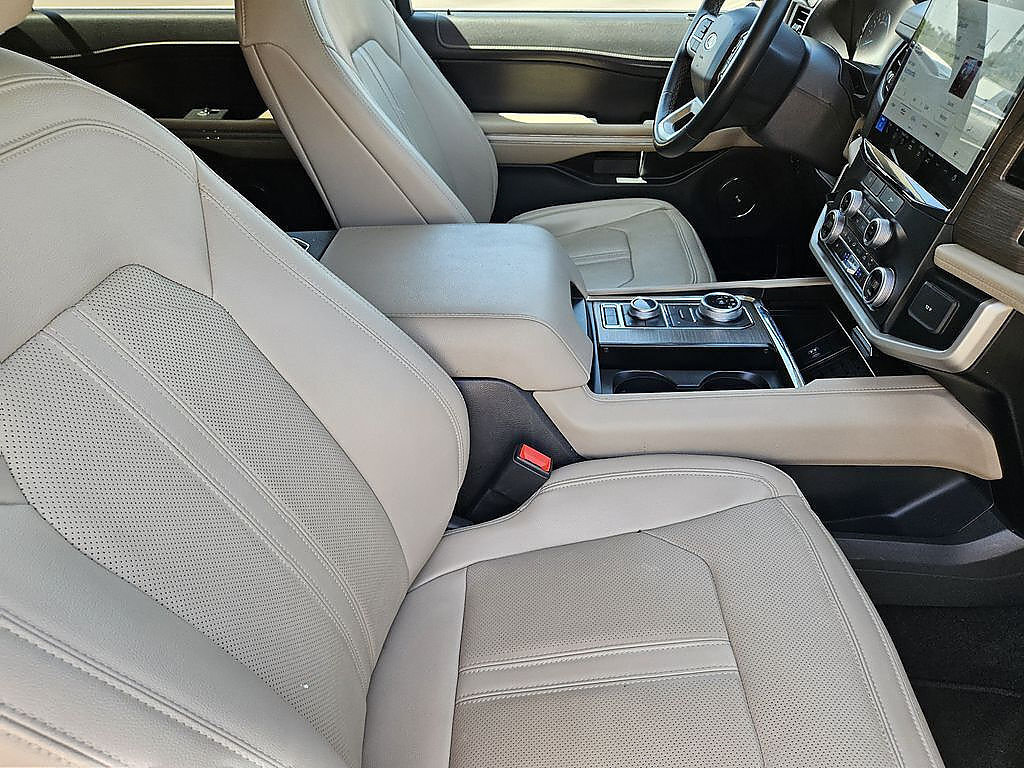 Used 2024 Ford Expedition Max Limited AWD/4WD image 11