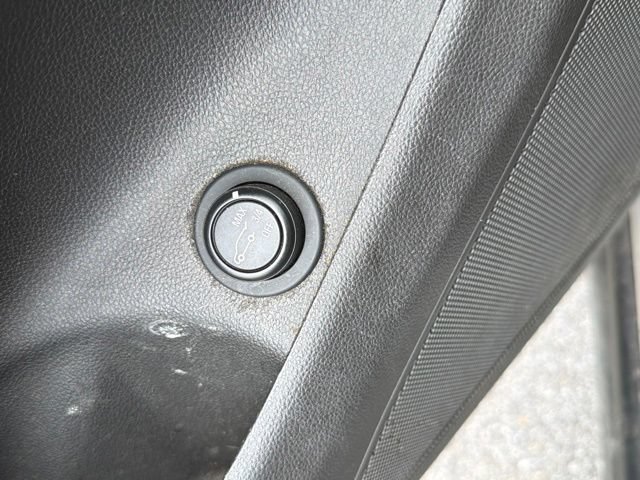 Used 2019 Buick Envision Essence w/ LPO, Cargo Package FWD image 12