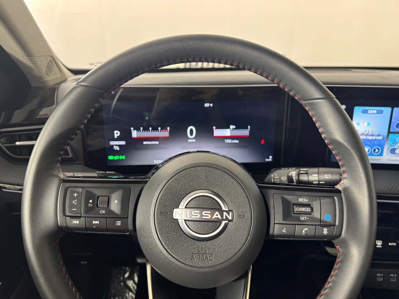 Used 2025 Nissan Kicks SR FWD image 13