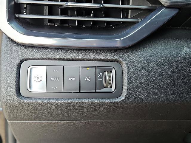 Used 2024 GMC Acadia AT4 w/ Luxury Package image 16