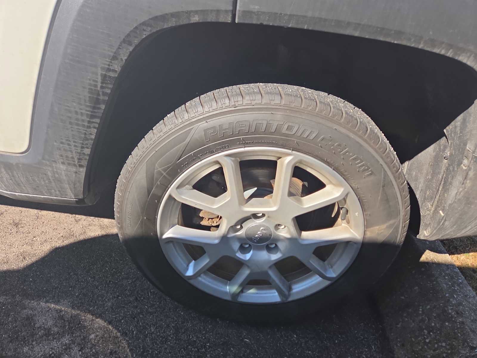 Used 2020 Jeep Renegade Latitude w/ Cold Weather Group image 5