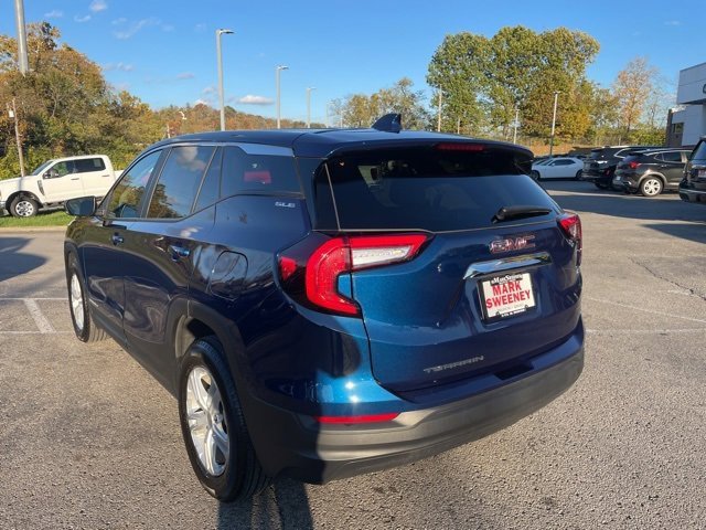 Used 2023 GMC Terrain SLE image 8