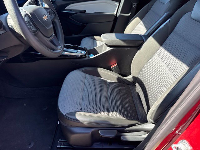 Used 2025 Chevrolet Trax LT FWD image 10