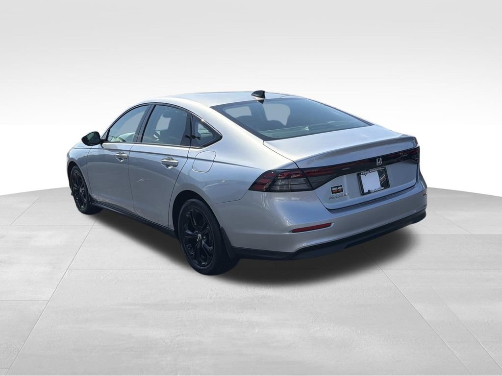 Used 2025 Honda Accord SE image 5