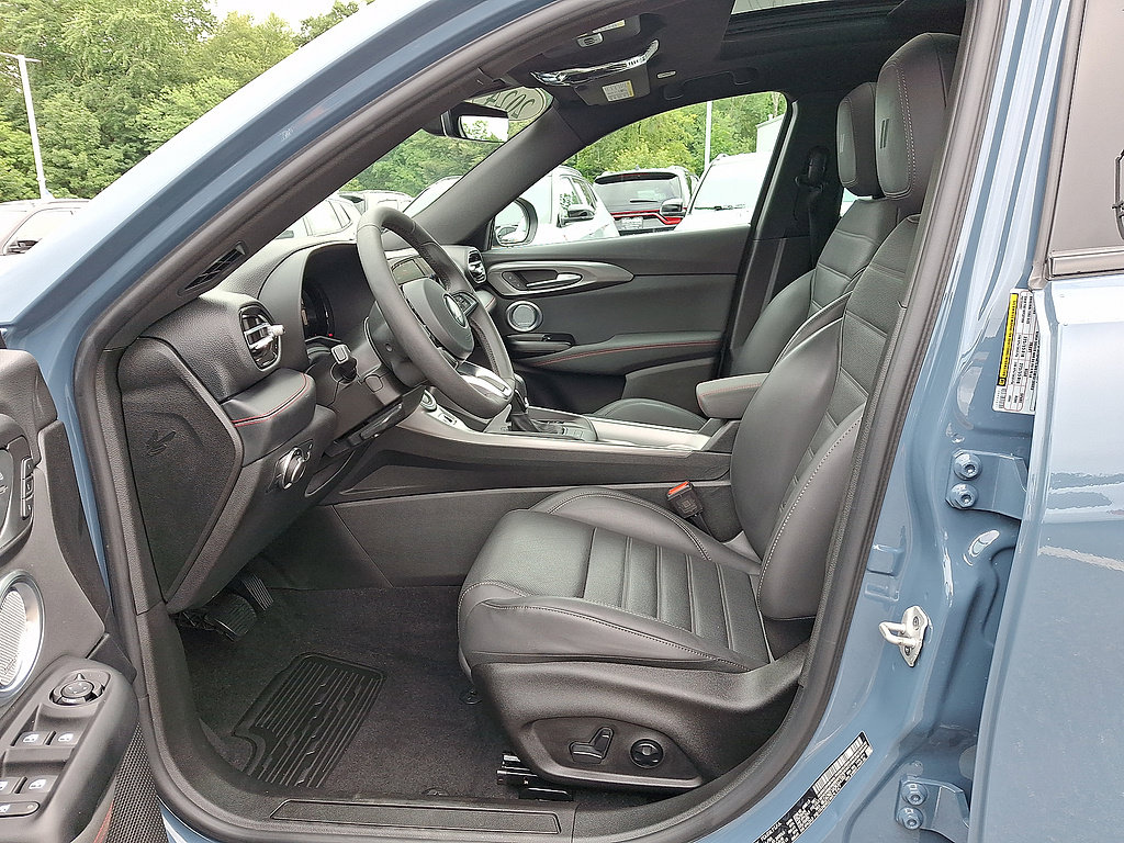 Used 2024 Dodge Hornet GT AWD/4WD image 3