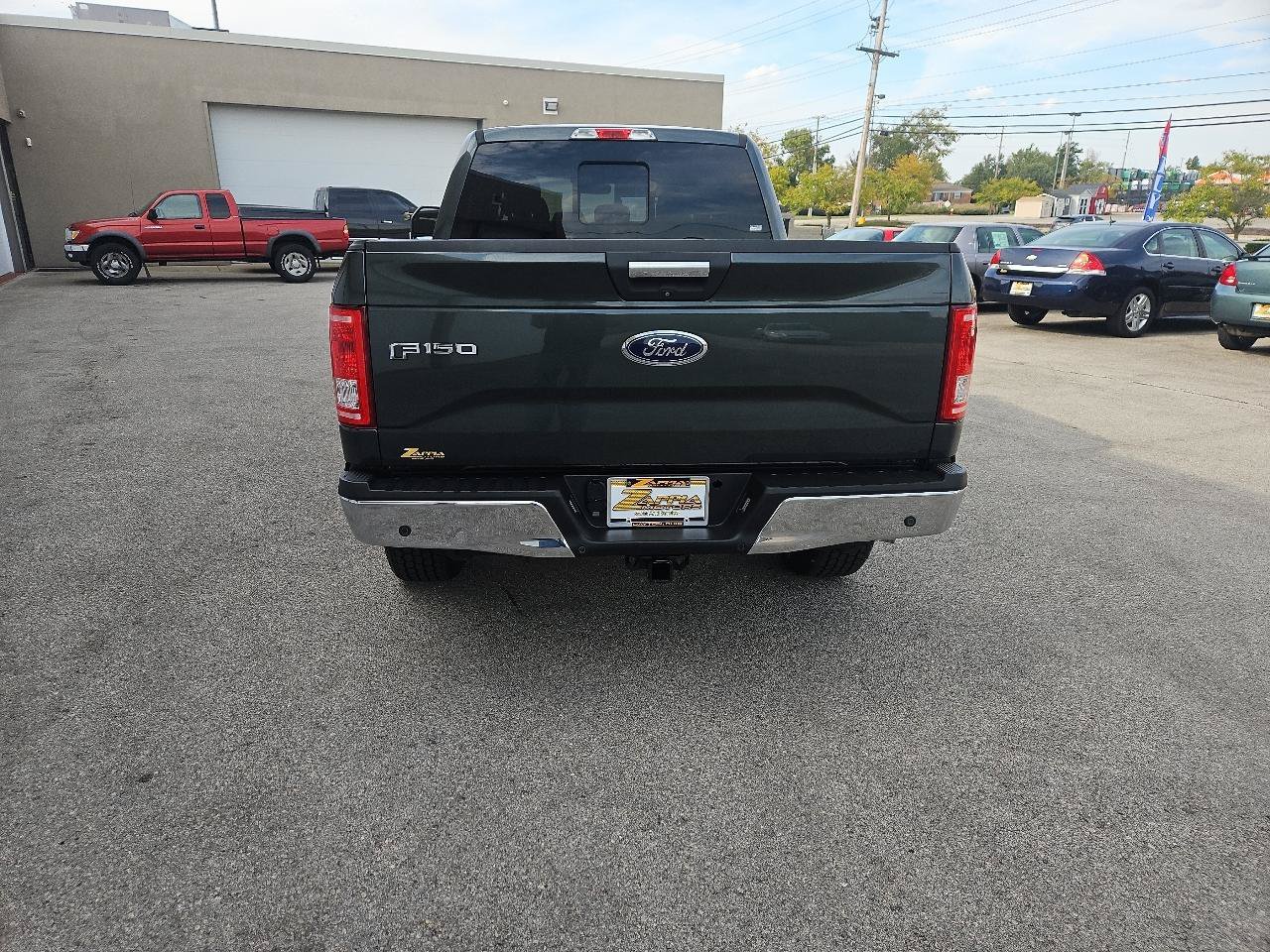 Used 2015 Ford F150 XLT w/ Equipment Group 302A Luxury AWD/4WD image 2