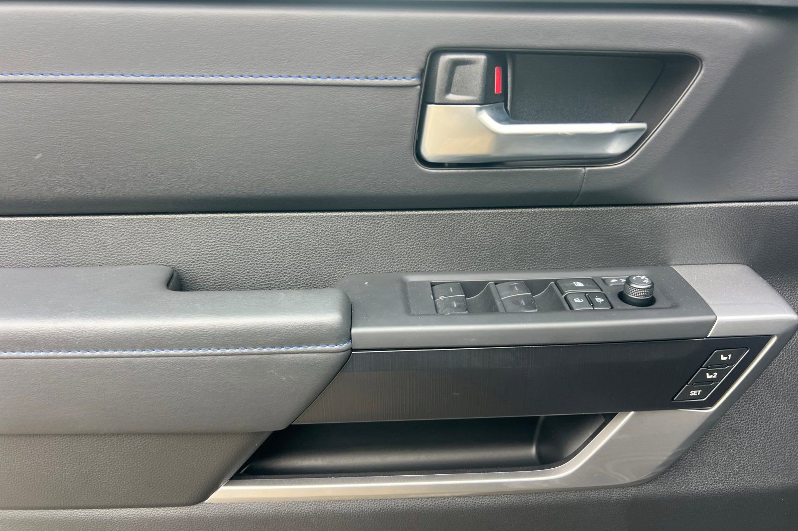 New 2025 Toyota Tundra Platinum image 13